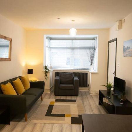 Luxe Living City Apartment - Beach, Wifi, Parking سوانسي المظهر الخارجي الصورة