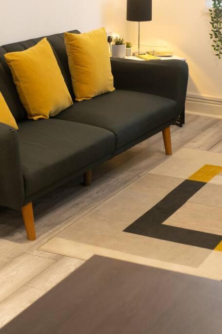Luxe Living City Apartment - Beach, Wifi, Parking سوانسي المظهر الخارجي الصورة