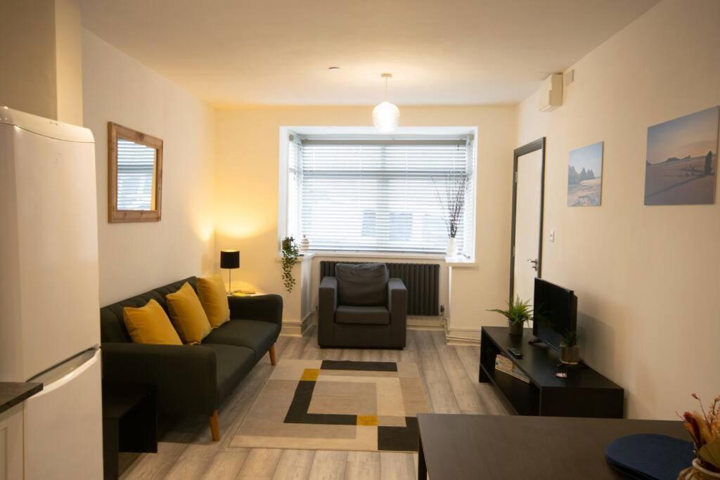 Luxe Living City Apartment - Beach, Wifi, Parking سوانسي المظهر الخارجي الصورة